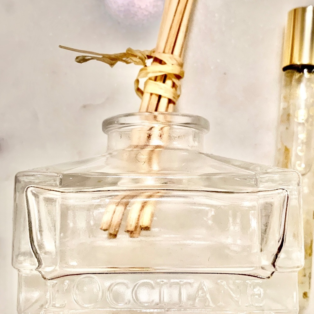 L'Occitane Luxury Reed Diffuser + Wooden Reed Sticks (No Fragrance) **NEW!!**